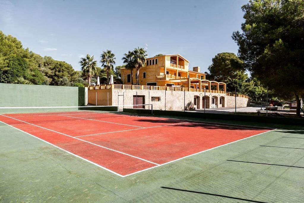 Villa Golf Sitges فيلانوفا إي لا خيلترا المظهر الخارجي الصورة